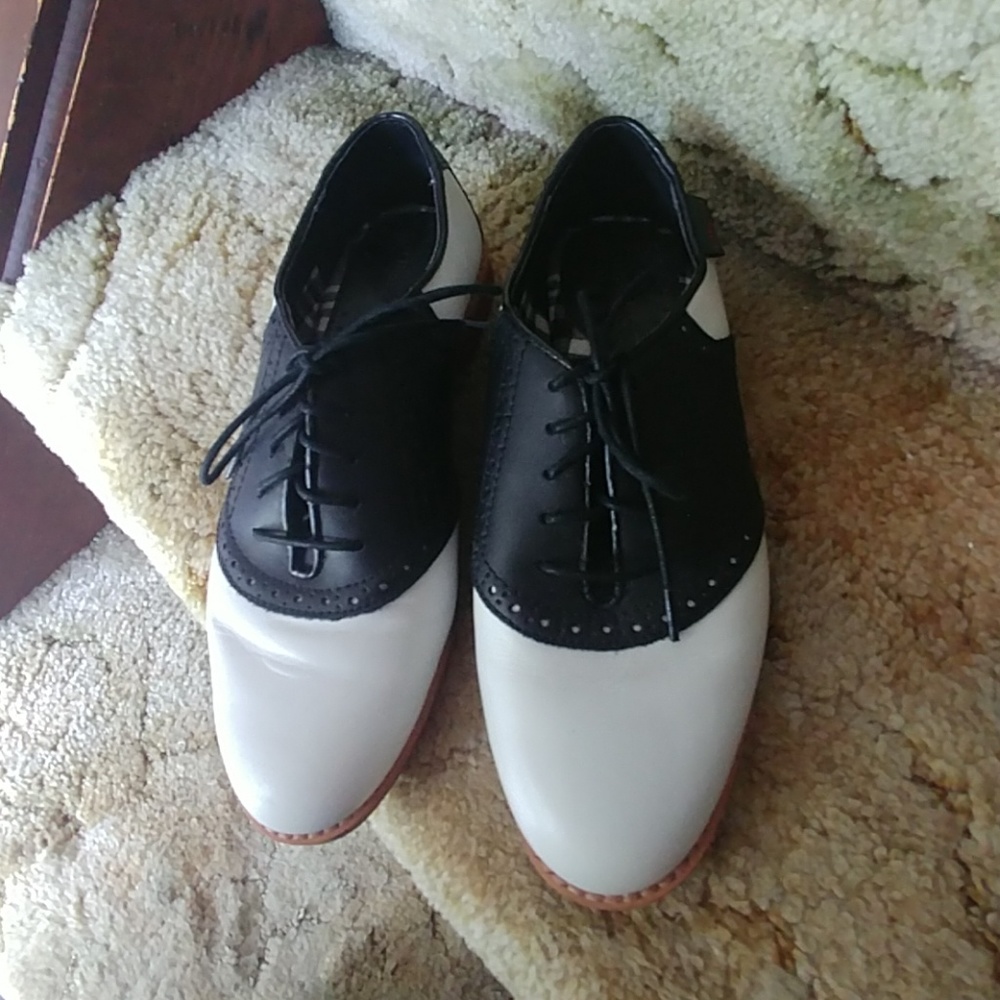 Leather Saddle Shoes